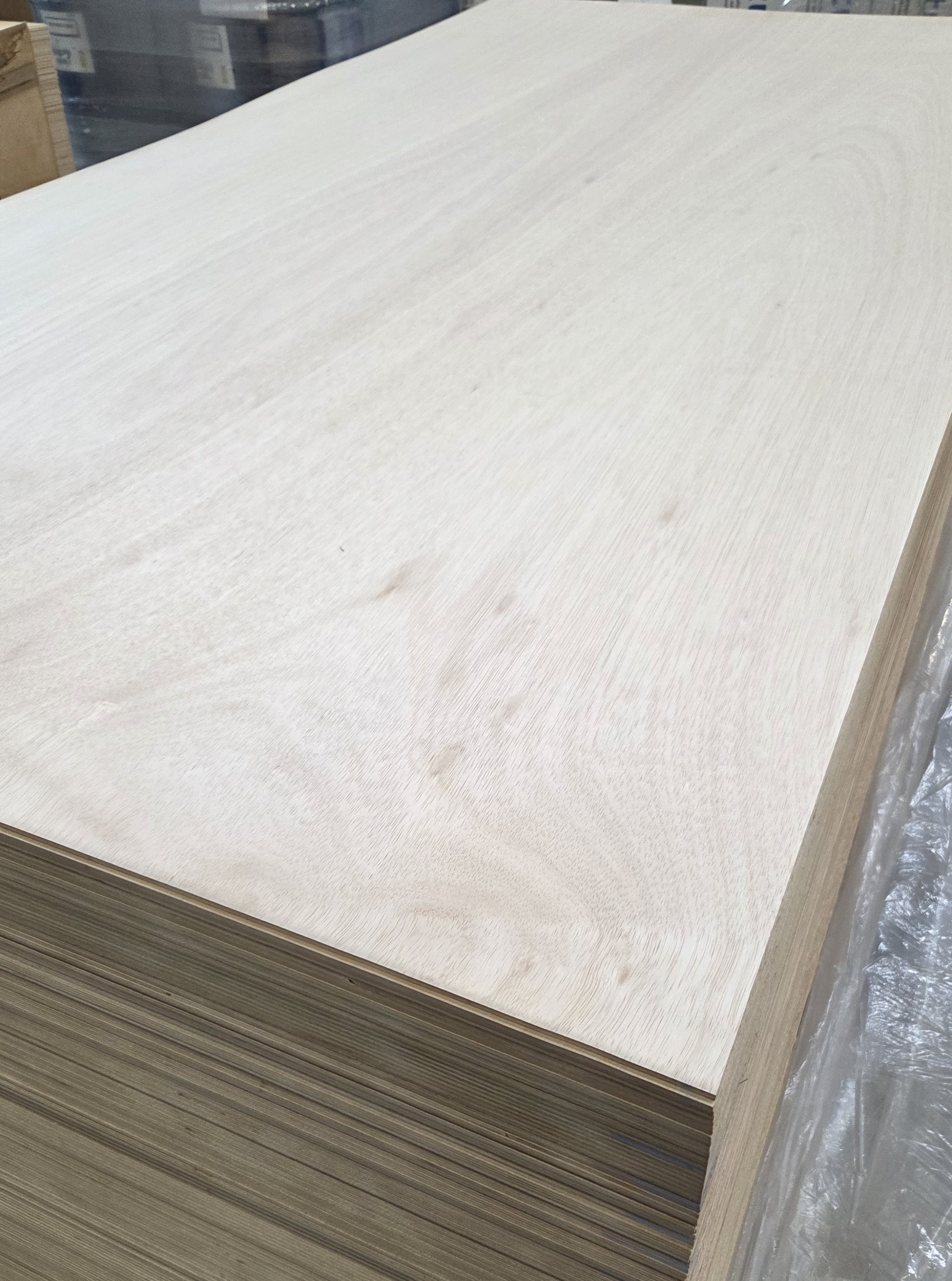 Ilomba plywood ureic resin — laser cutting and CNC